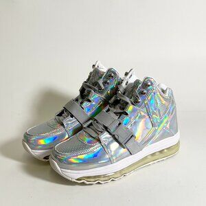 NIB YRU Qozmo Aiire Hologram Sneakers